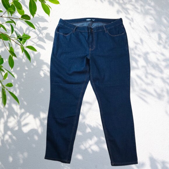 Old Navy Woman's Plus Size 16 Relaxed Jeans - Picture 8 of 8